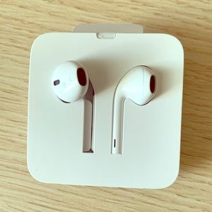 Apple Wired EarPods *New in Packaging*
